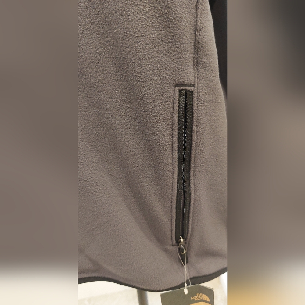 The North Face Women's Black and Dark Gray Ski Jacket - Picture 4 of 7